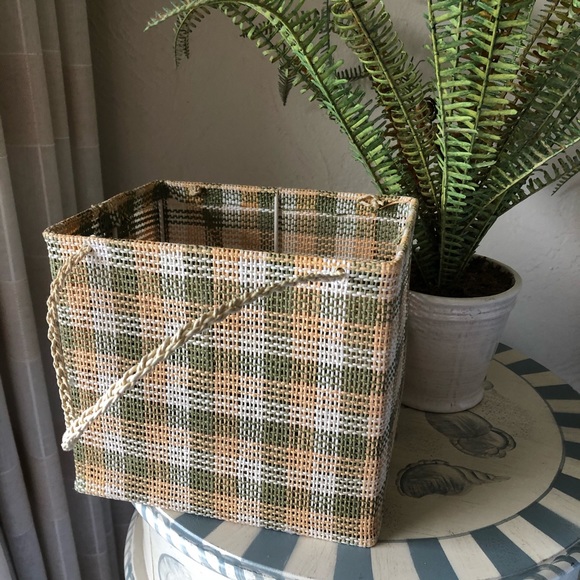 Vintage Other - Vintage Woven Green And Yellow Basket! Vintage Other - Vintage Woven Green And Yellow Basket!